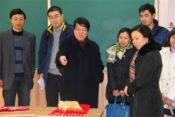 上海优秀青年医师志愿者基地华东师范大学附属卢湾辅读实验学校挂牌成立