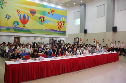 上海市青年医师培养资助项目志愿者活动在市社会福利中心志愿者服务风采展示活动中受到表彰